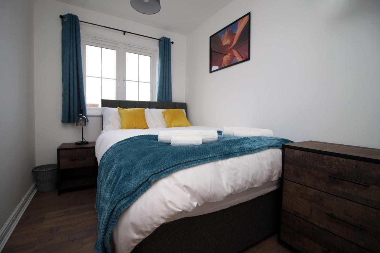 Delft - Spacious Home, High Speed Wi-Fi, Free Parking, Terrace Swindon Exterior foto