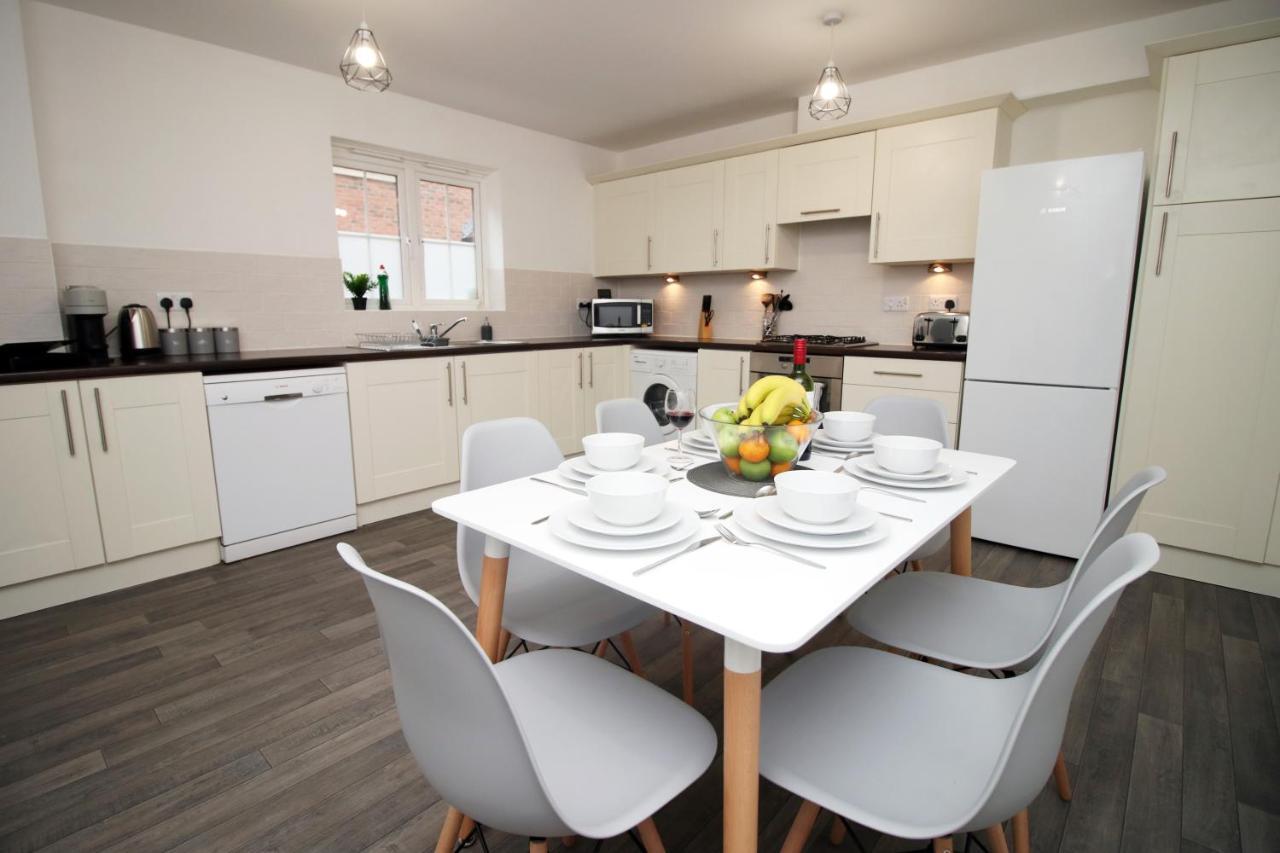 Delft - Spacious Home, High Speed Wi-Fi, Free Parking, Terrace Swindon Exterior foto